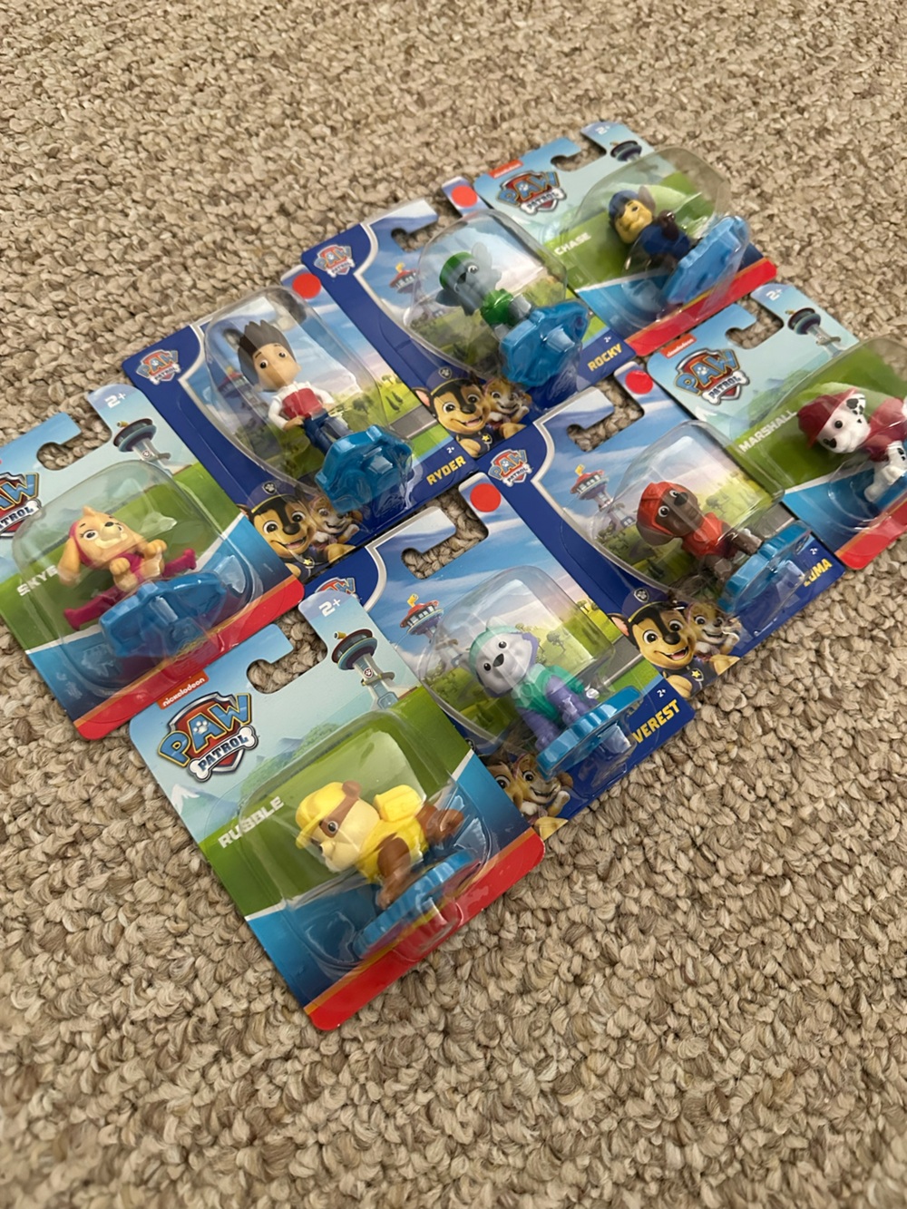 Set of 8 Paw Patrol Character Figures - Picture 4 of 5